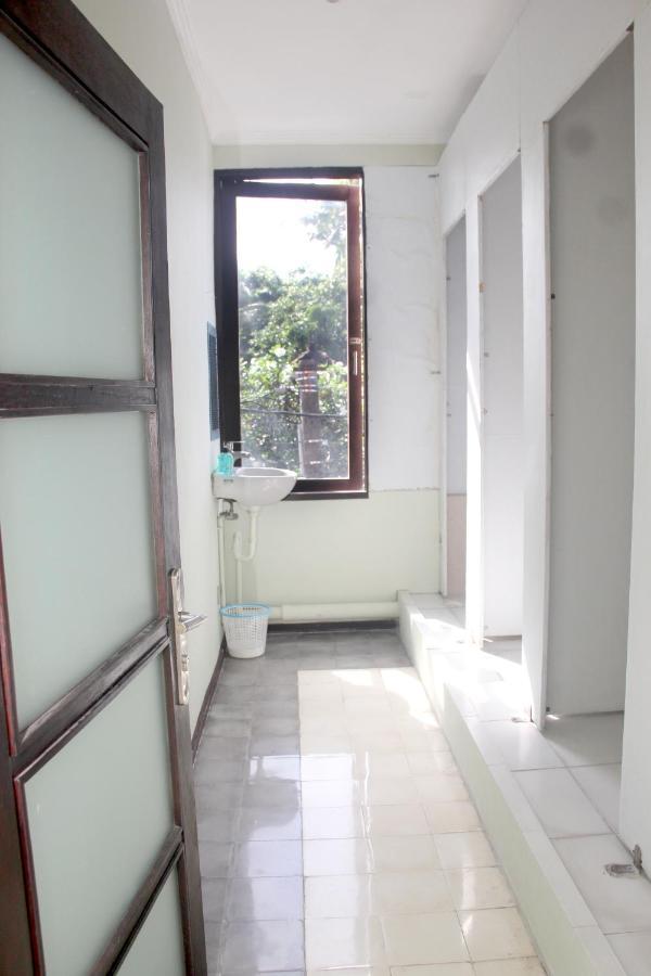 Ala Hostel Seminyak Exteriör bild
